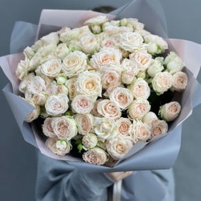 Букет "Кремовый микс" из 25 кустовых роз (50 см) в Сергиевом Посаде