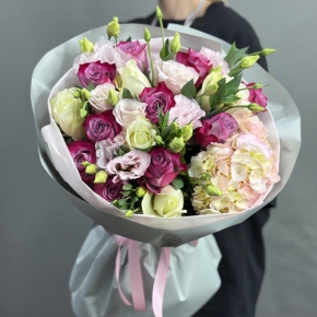 Букет из роз, гортензии и эустом в Сергиевом Посаде