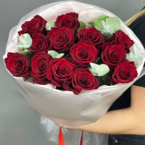 Букет из 13 роз Эквадор Эксплорер (60 см) в Сергиевом Посаде