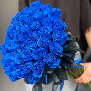 Букет из 51 синей розы Эквадор под ленту (70 см) в Сергиевом Посаде