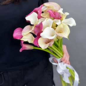 Букет из 21 каллы микс в Сергиевом Посаде