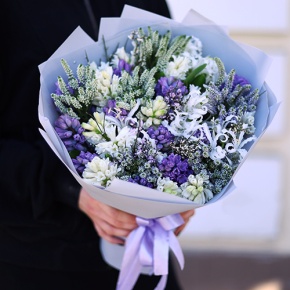 Букет "Алиби" из гиацинтов, вероники, нерине в Сергиевом Посаде