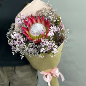 Букет из хамелациума, лимонниума и протеи в Сергиевом Посаде