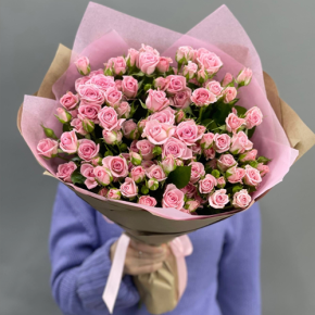 Букет  из 19 кустовых роз (60 см) в Сергиевом Посаде