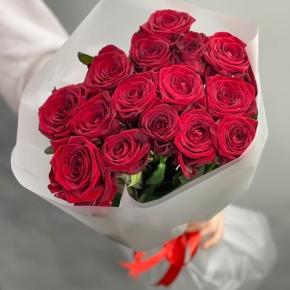 Букетик из 15 красных роз (60 см) в Сергиевом Посаде