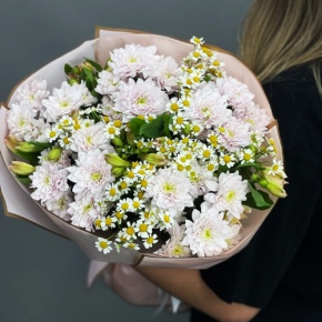 Букет "Сиэтл" из хризантем, альстромерий и ромашек в Сергиевом Посаде