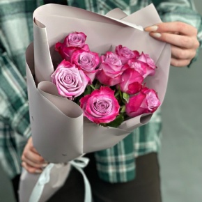 Букет "Сесилия" из 9 фиолетовых роз кения (40 см) в Сергиевом Посаде