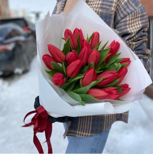 Букет красных тюльпанов в Сергиевом Посаде