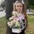 Композиция с георгинами на 1 сентября в белом ящике в Сергиевом Посаде